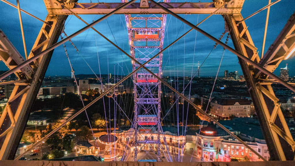 foto dall'alto notturna Vienna ruota panoramica Riesenrad Prater