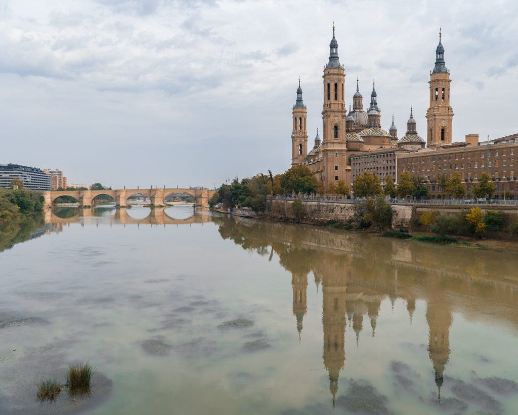 foto weekend a Saragozza ponte di pietra basilica del Pilar