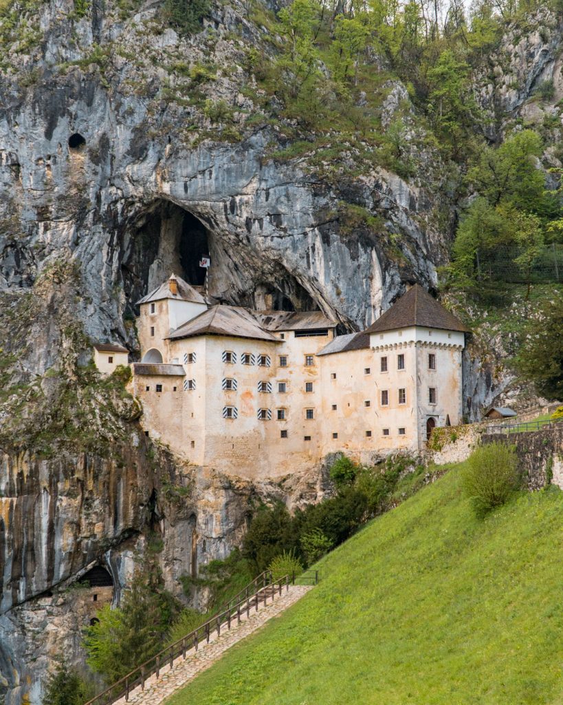 foto Slovenia castello Predjama