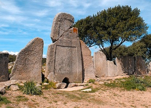 "Tombe dei giganti" "5 luoghi esoterici d'Italia"