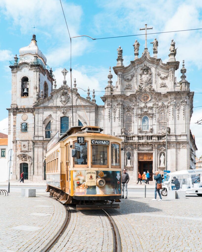 porto Igreja do Carmo tram Portogallo