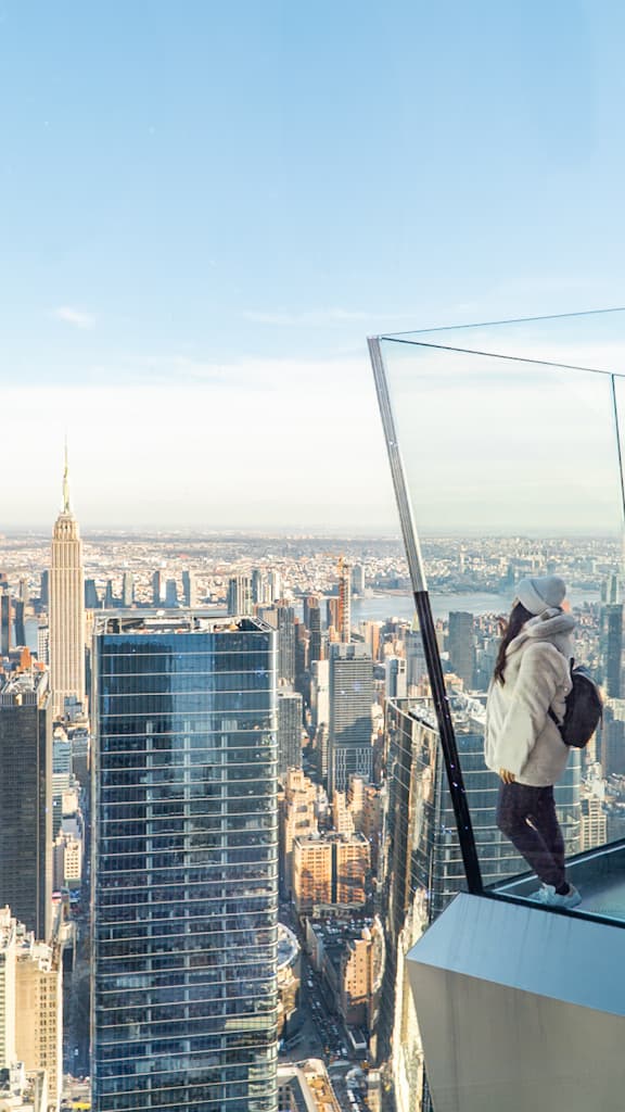 Terrazza panoramica The Edge New York con vista sull'Empire State Building e skyline di Manhattan