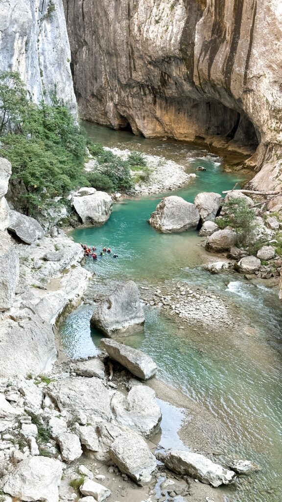 Acque del Verdon viste dal sentiero di Couloir Samson