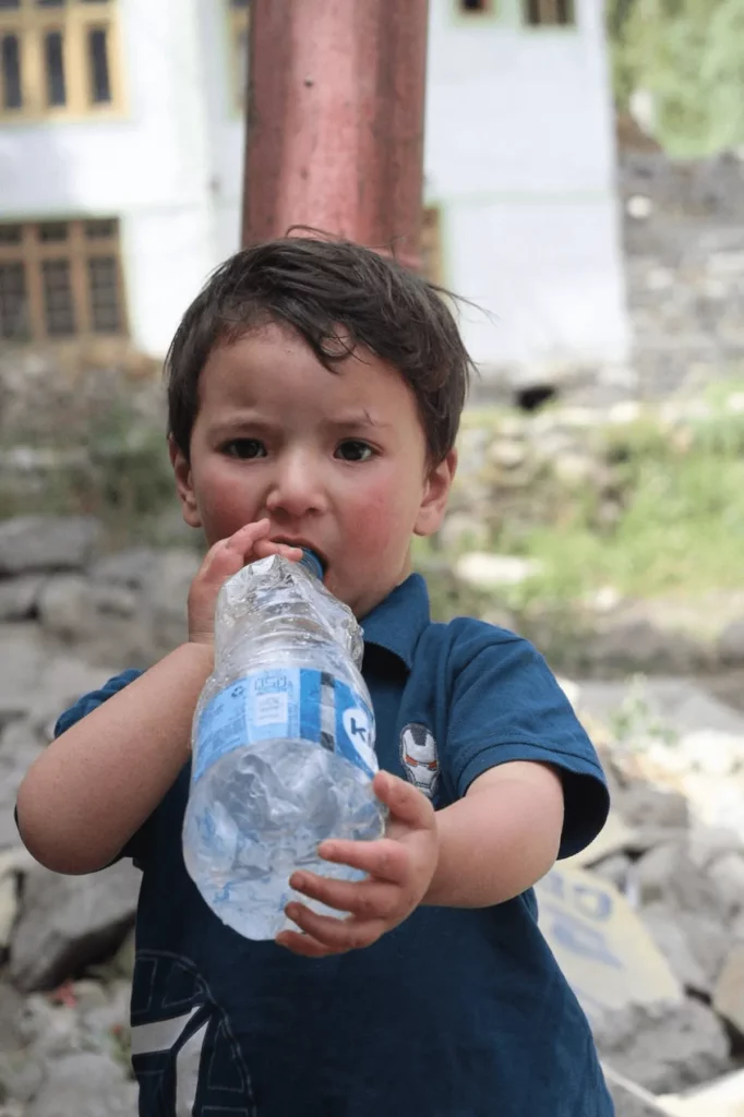 Bambino nel Ladakh